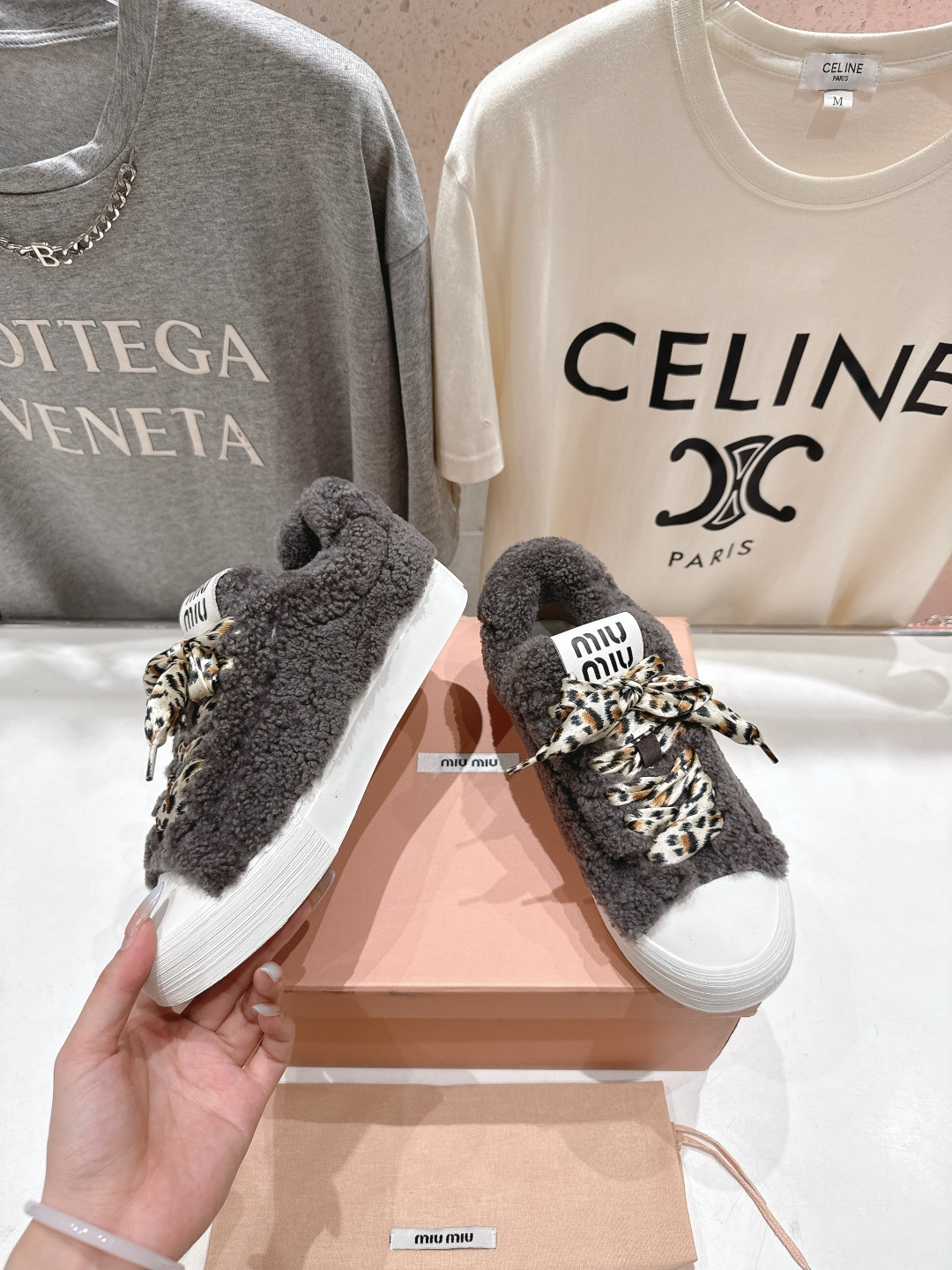 高版本出厂 MiuMiu/缪缪F032 2025ss秋冬新款系带厚底羊毛运动休闲鞋毛毛鞋这款系带运动休闲