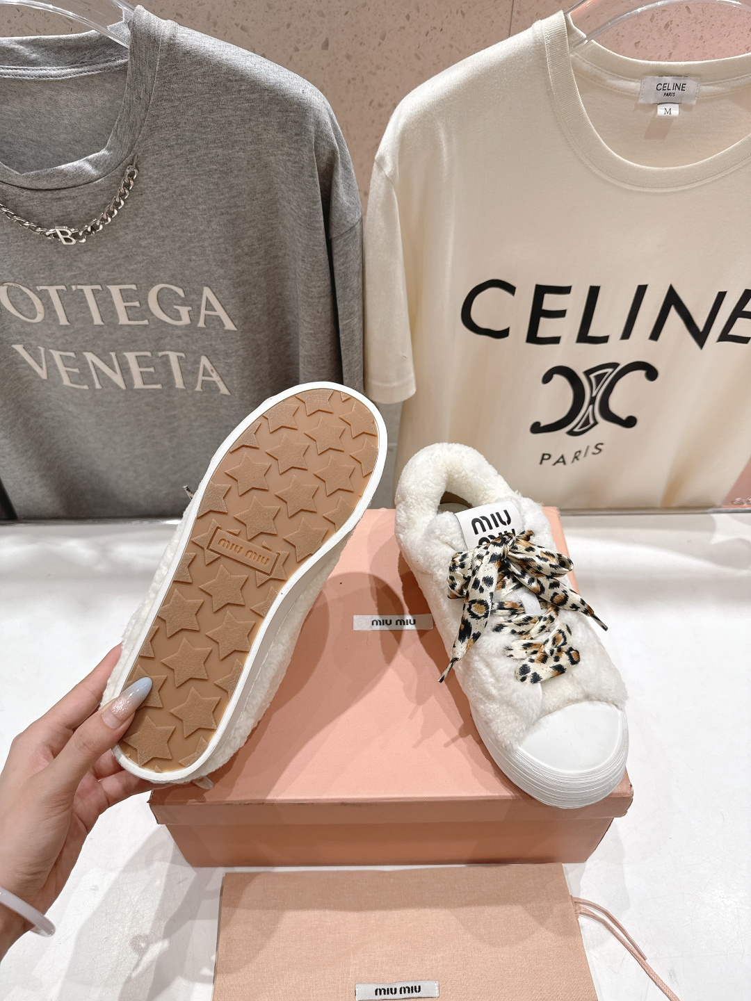 高版本出厂 MiuMiu/缪缪F032 2025ss秋冬新款系带厚底羊毛运动休闲鞋毛毛鞋这款系带运动休闲