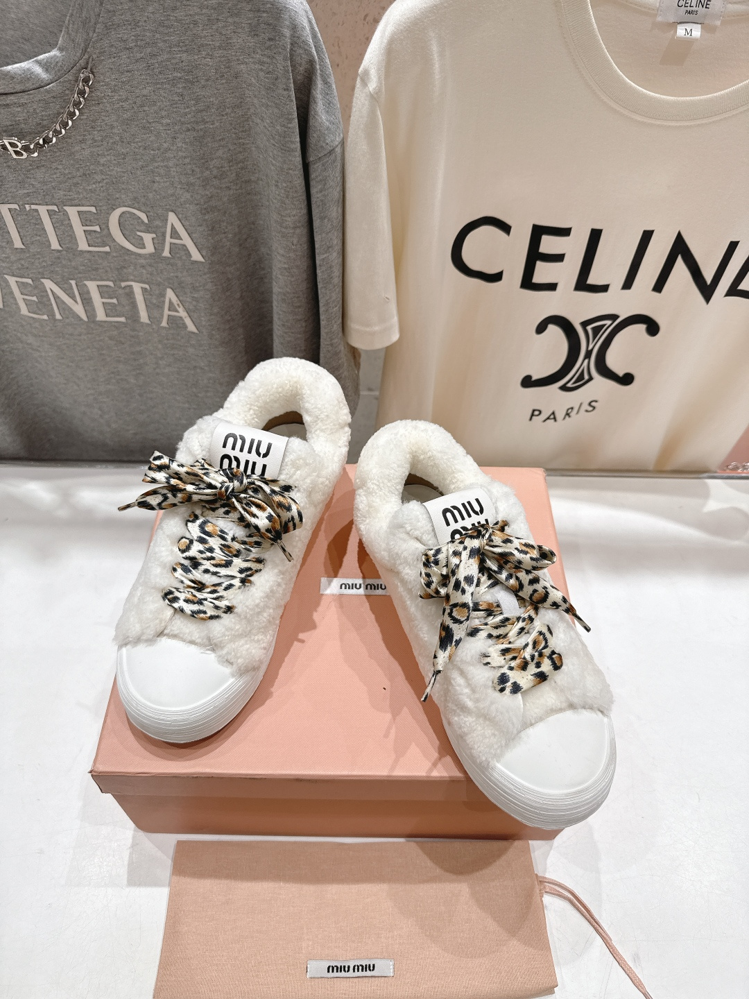 高版本出厂 MiuMiu/缪缪F032 2025ss秋冬新款系带厚底羊毛运动休闲鞋毛毛鞋这款系带运动休闲
