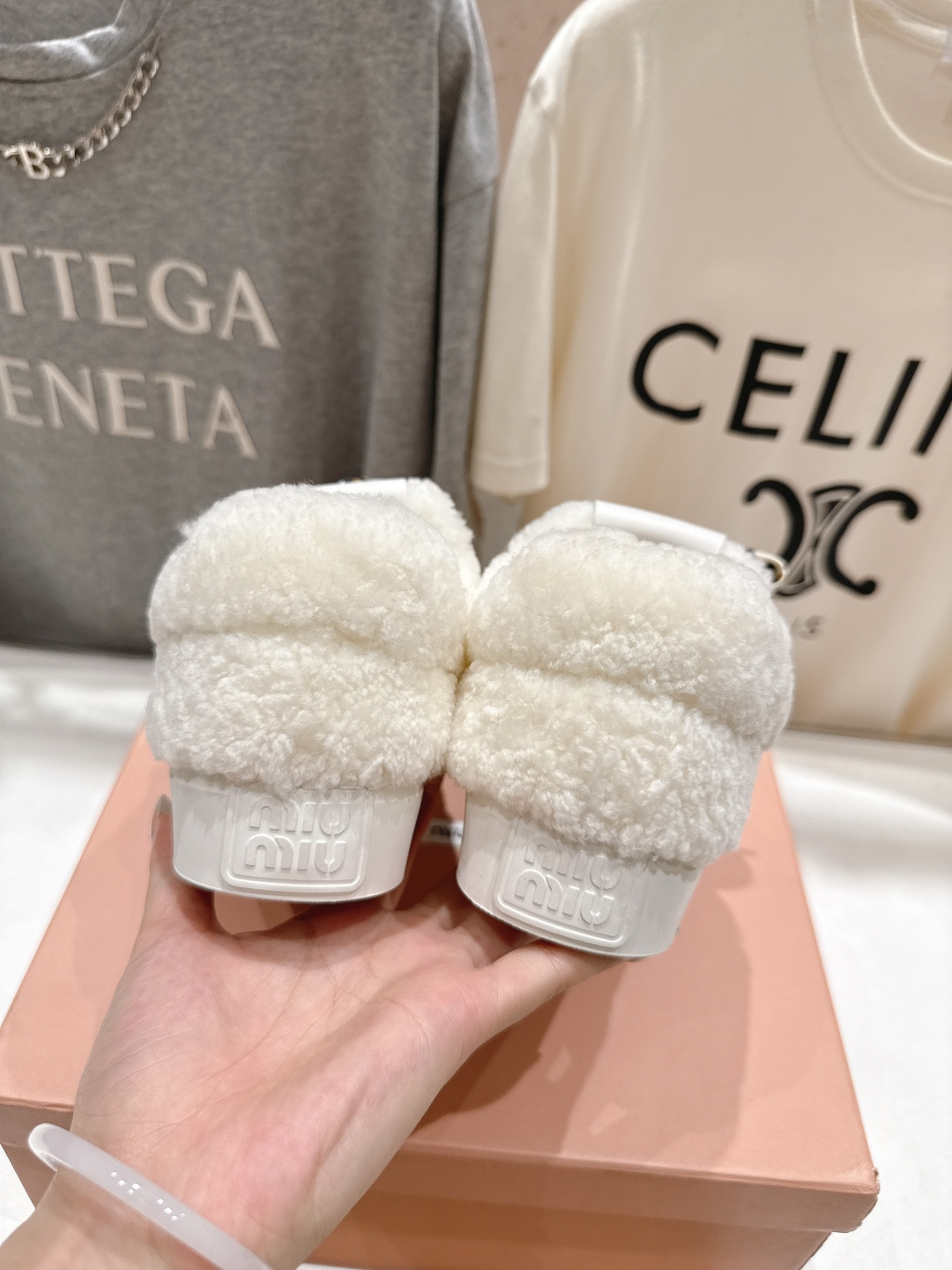 高版本出厂 MiuMiu/缪缪F032 2025ss秋冬新款系带厚底羊毛运动休闲鞋毛毛鞋这款系带运动休闲