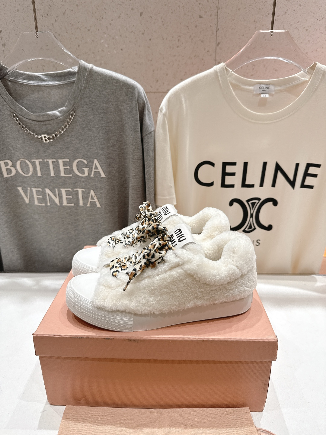 高版本出厂 MiuMiu/缪缪F032 2025ss秋冬新款系带厚底羊毛运动休闲鞋毛毛鞋这款系带运动休闲