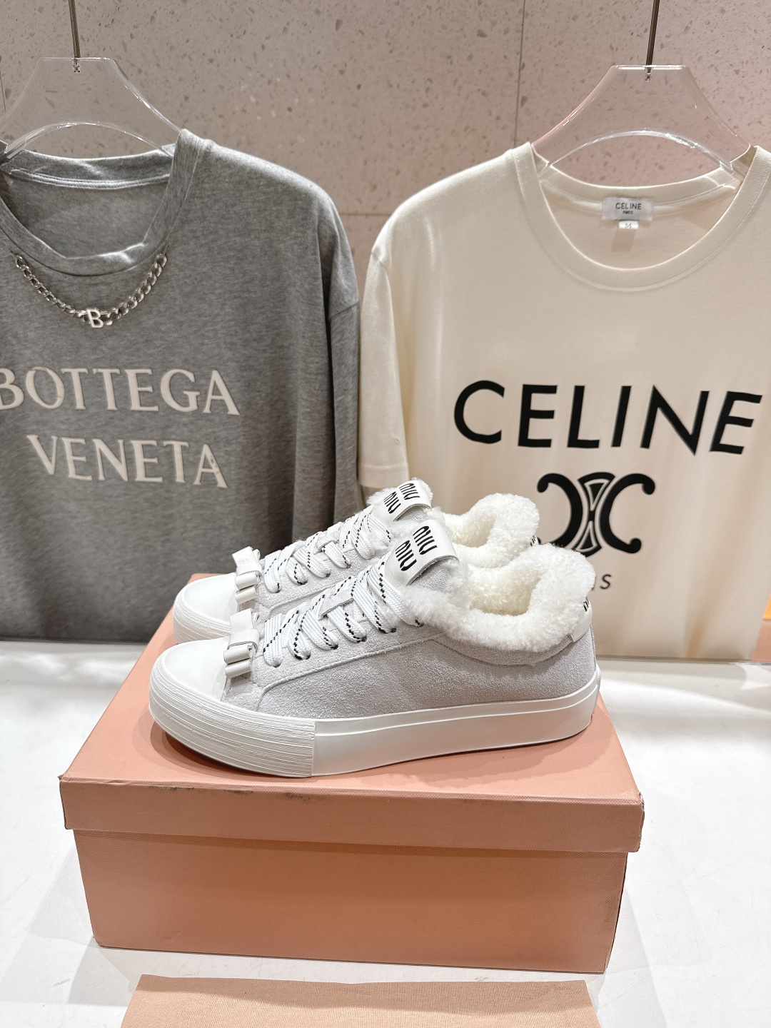 高版本出厂 毛里 MiuMiu/缪缪F032 2025ss秋冬新款系带厚底羊毛小白鞋运动休闲鞋毛毛鞋这款