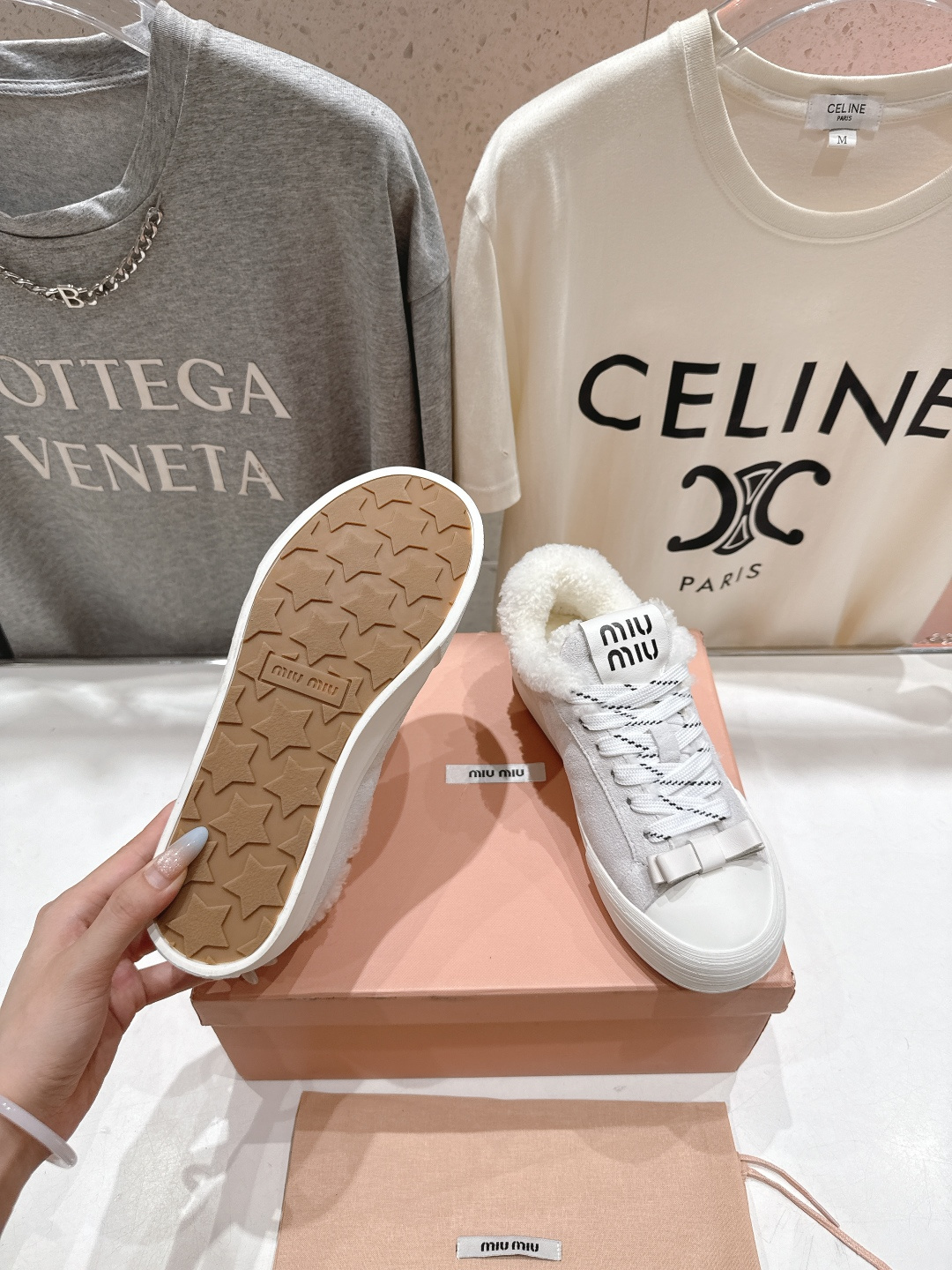 高版本出厂 毛里 MiuMiu/缪缪F032 2025ss秋冬新款系带厚底羊毛小白鞋运动休闲鞋毛毛鞋这款