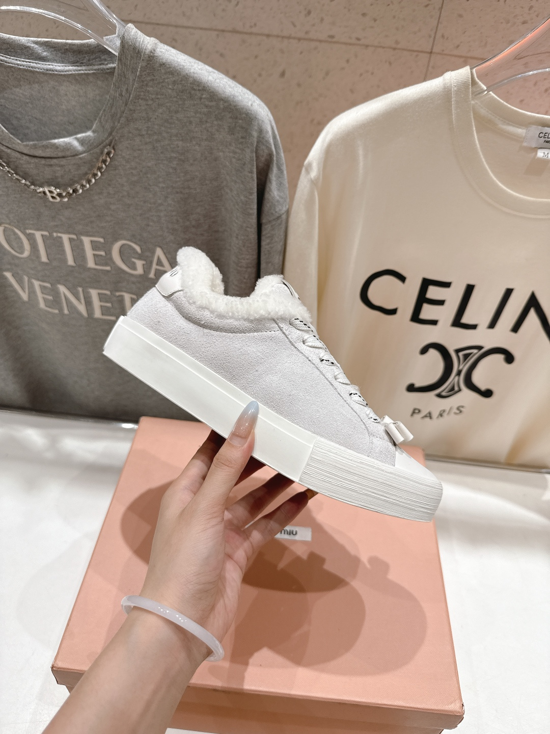 高版本出厂 毛里 MiuMiu/缪缪F032 2025ss秋冬新款系带厚底羊毛小白鞋运动休闲鞋毛毛鞋这款