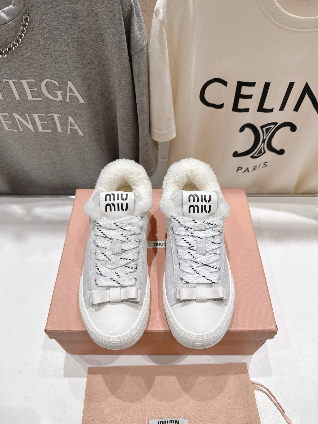 高版本出厂 毛里 MiuMiu/缪缪F032 2025ss秋冬新款系带厚底羊毛小白鞋运动休闲鞋毛毛鞋这款