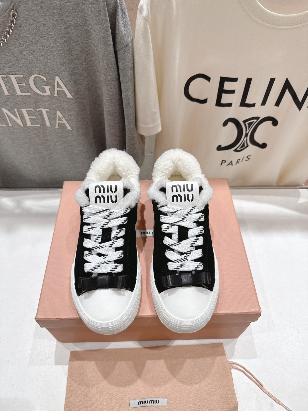 高版本出厂 毛里 MiuMiu/缪缪F032 2025ss秋冬新款系带厚底羊毛小白鞋运动休闲鞋毛毛鞋这款
