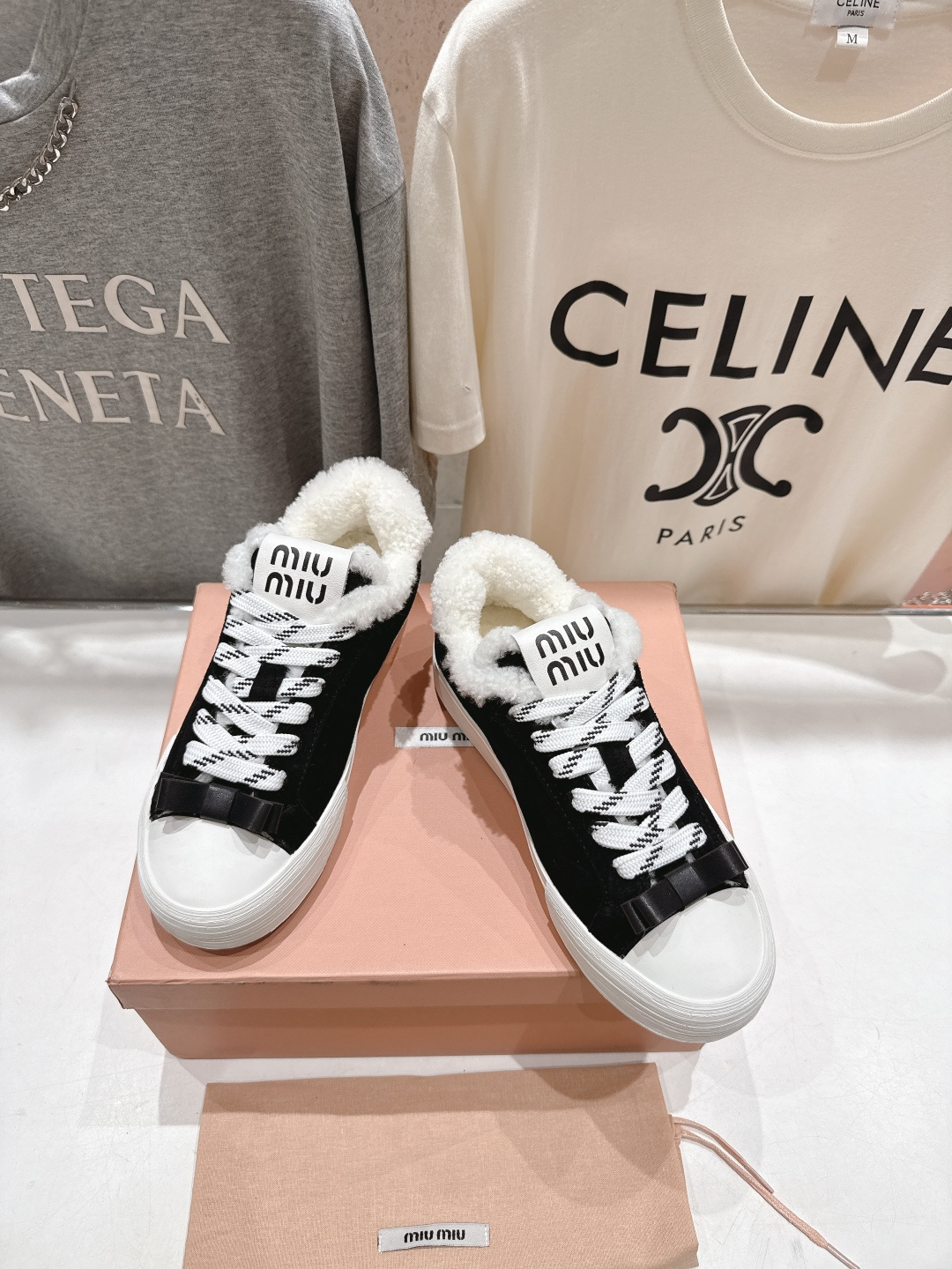 高版本出厂 毛里 MiuMiu/缪缪F032 2025ss秋冬新款系带厚底羊毛小白鞋运动休闲鞋毛毛鞋这款