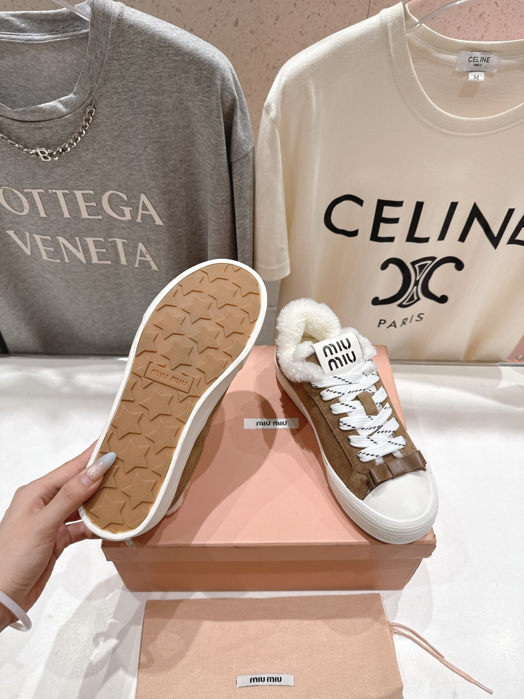 高版本出厂 毛里 MiuMiu/缪缪F032 2025ss秋冬新款系带厚底羊毛小白鞋运动休闲鞋毛毛鞋这款