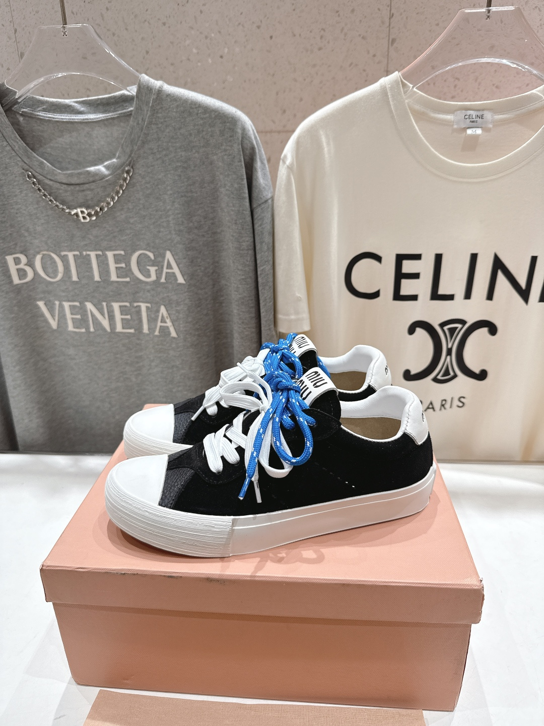 高版本出厂 MiuMiu/缪缪F032 2025ss新款系带小白鞋运动休闲鞋 这款系带运动休闲鞋～日常穿