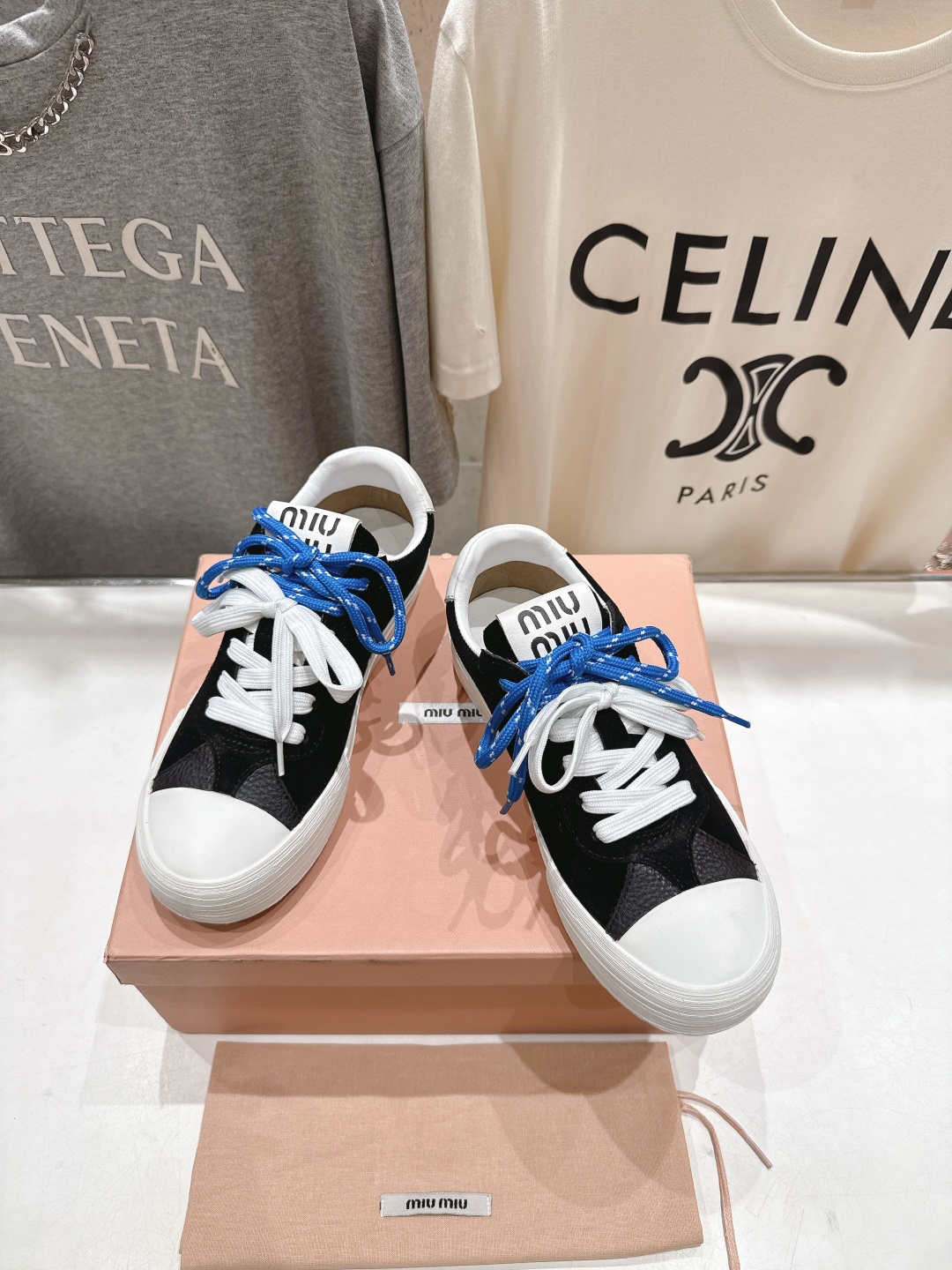 高版本出厂 MiuMiu/缪缪F032 2025ss新款系带小白鞋运动休闲鞋 这款系带运动休闲鞋～日常穿