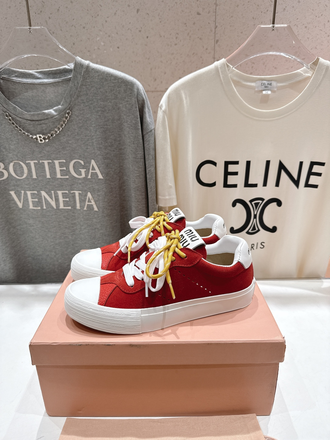 高版本出厂 MiuMiu/缪缪F032 2025ss新款系带小白鞋运动休闲鞋 这款系带运动休闲鞋～日常穿