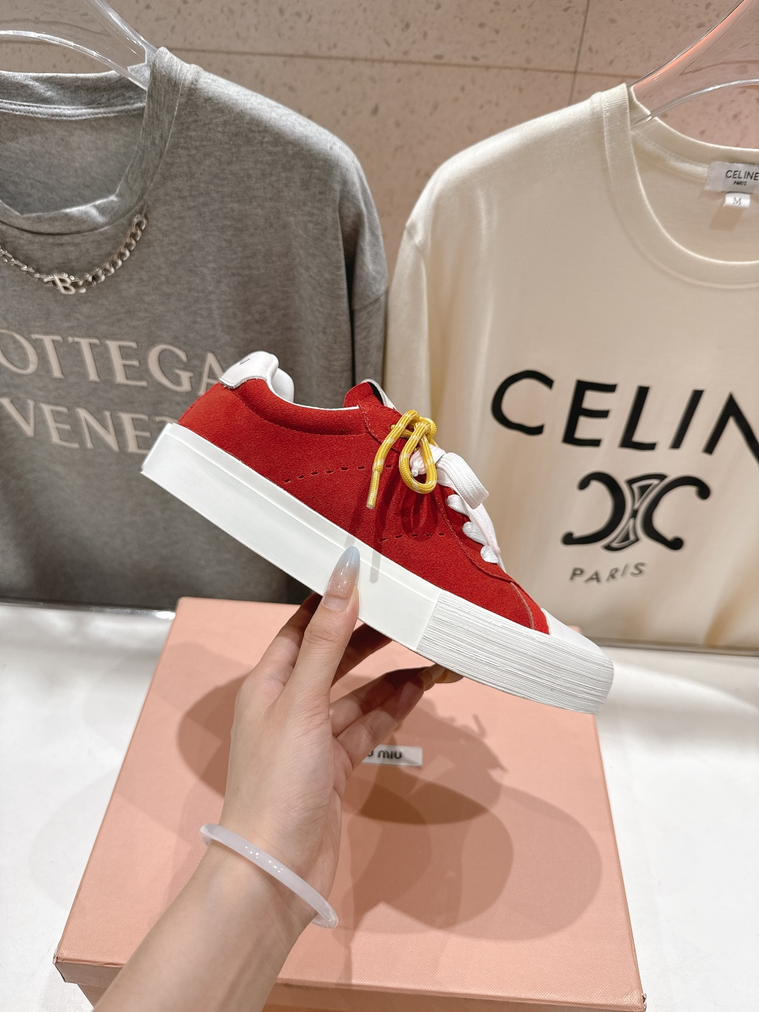 高版本出厂 MiuMiu/缪缪F032 2025ss新款系带小白鞋运动休闲鞋 这款系带运动休闲鞋～日常穿