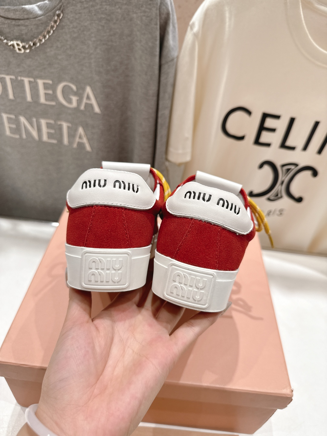 高版本出厂 MiuMiu/缪缪F032 2025ss新款系带小白鞋运动休闲鞋 这款系带运动休闲鞋～日常穿