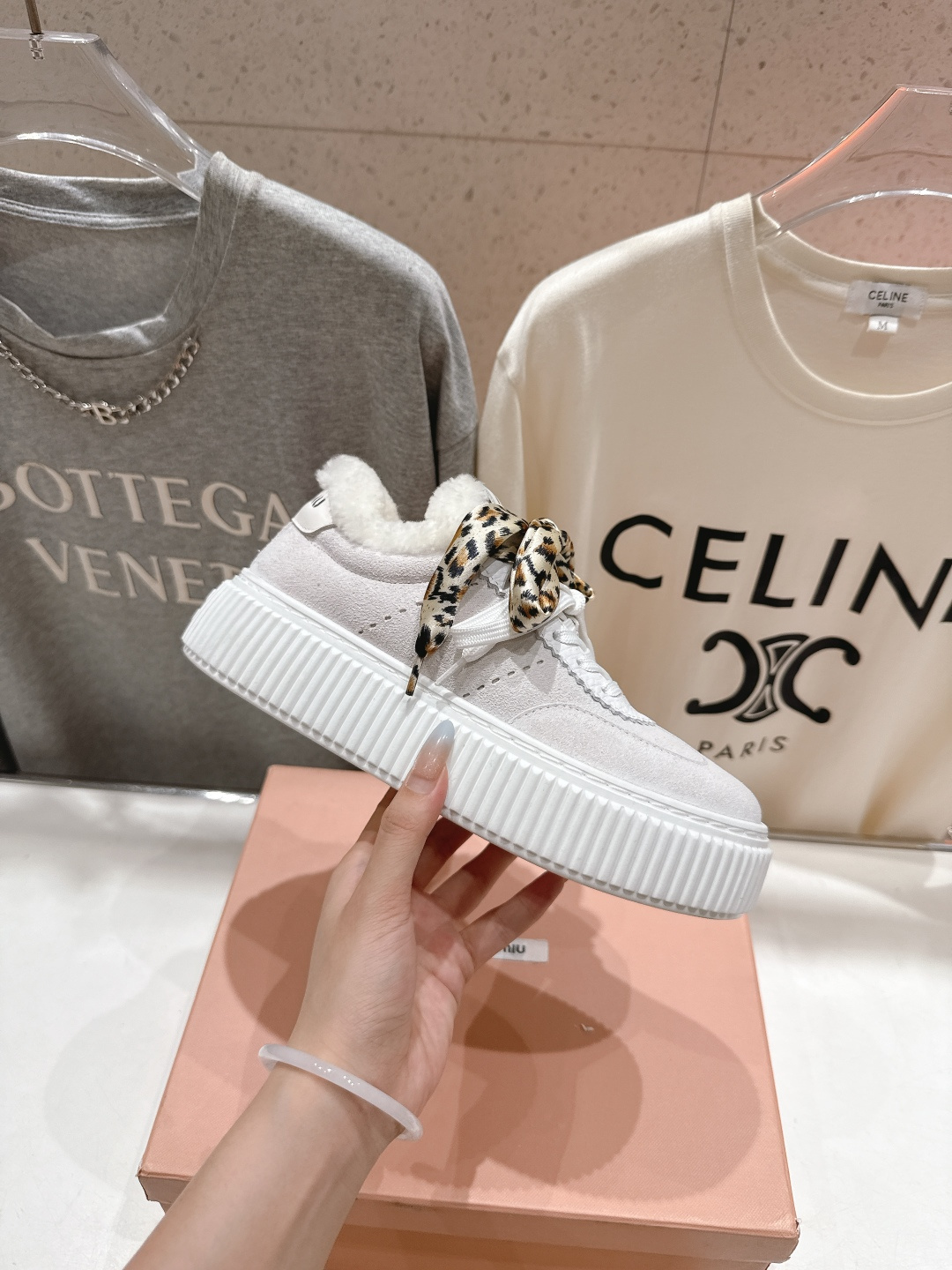 高版本出厂 毛里 MiuMiu/缪缪F032 2025ss秋冬新款系带厚底羊毛小白鞋运动休闲鞋毛毛鞋这款