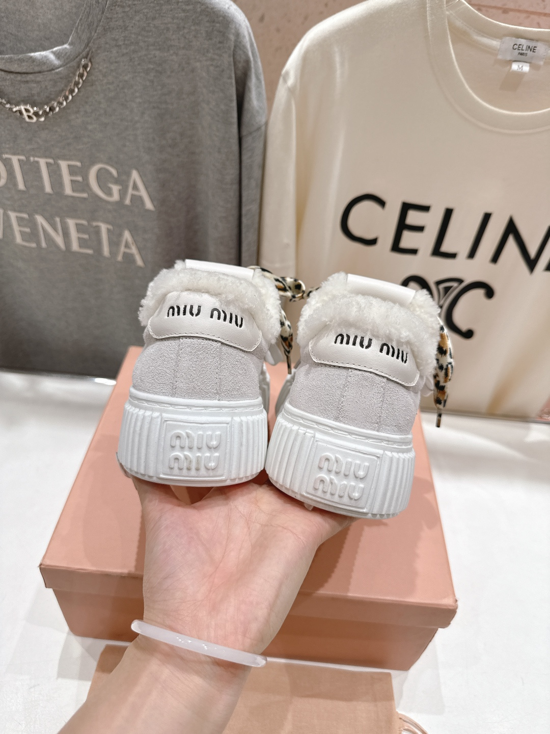 高版本出厂 毛里 MiuMiu/缪缪F032 2025ss秋冬新款系带厚底羊毛小白鞋运动休闲鞋毛毛鞋这款