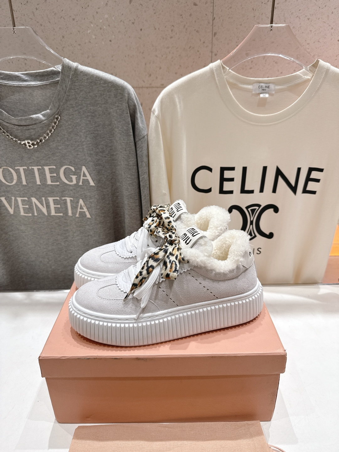 高版本出厂 毛里 MiuMiu/缪缪F032 2025ss秋冬新款系带厚底羊毛小白鞋运动休闲鞋毛毛鞋这款