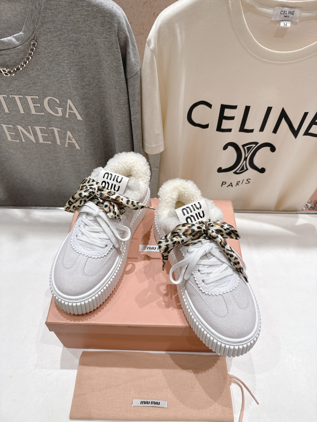 高版本出厂 毛里 MiuMiu/缪缪F032 2025ss秋冬新款系带厚底羊毛小白鞋运动休闲鞋毛毛鞋这款