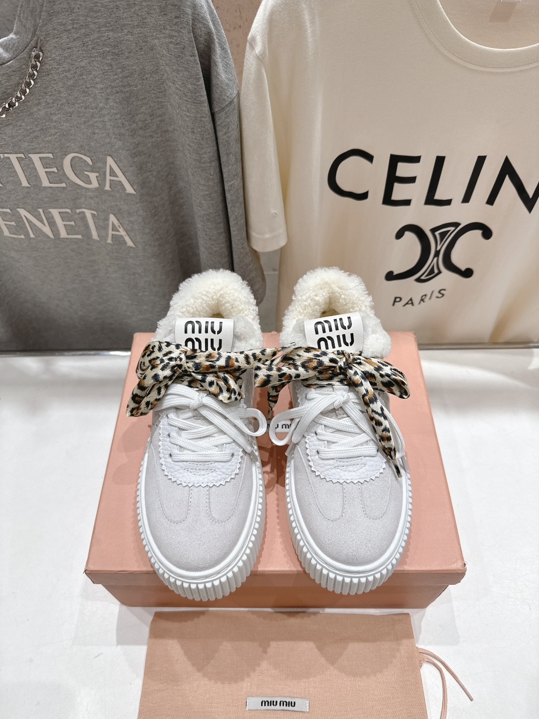 高版本出厂 毛里 MiuMiu/缪缪F032 2025ss秋冬新款系带厚底羊毛小白鞋运动休闲鞋毛毛鞋这款