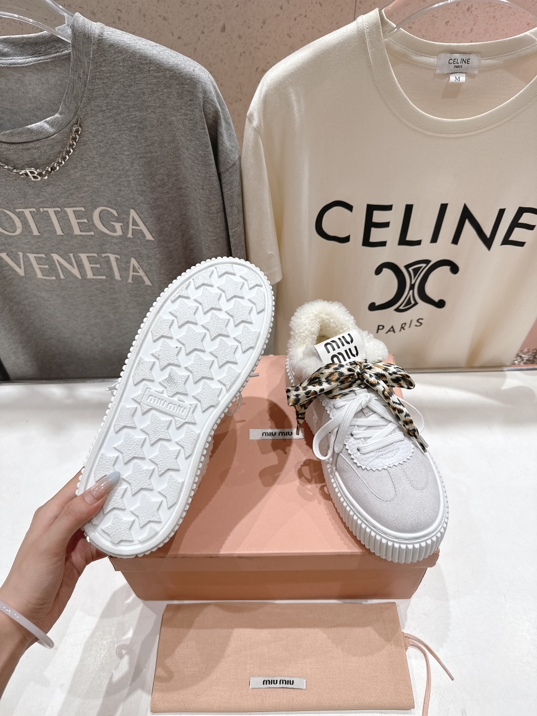 高版本出厂 毛里 MiuMiu/缪缪F032 2025ss秋冬新款系带厚底羊毛小白鞋运动休闲鞋毛毛鞋这款