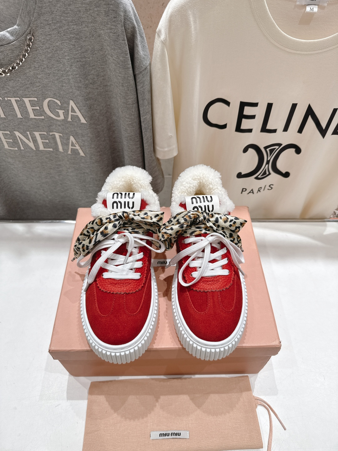 高版本出厂 毛里 MiuMiu/缪缪F032 2025ss秋冬新款系带厚底羊毛小白鞋运动休闲鞋毛毛鞋这款