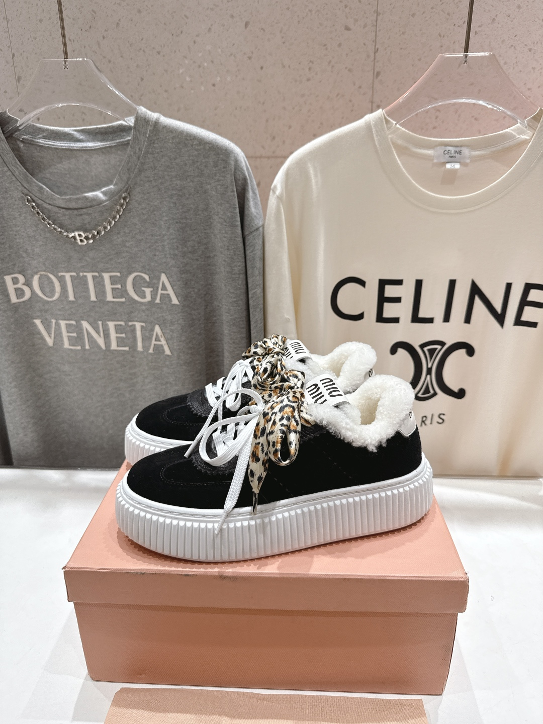 高版本出厂 毛里 MiuMiu/缪缪F032 2025ss秋冬新款系带厚底羊毛小白鞋运动休闲鞋毛毛鞋这款