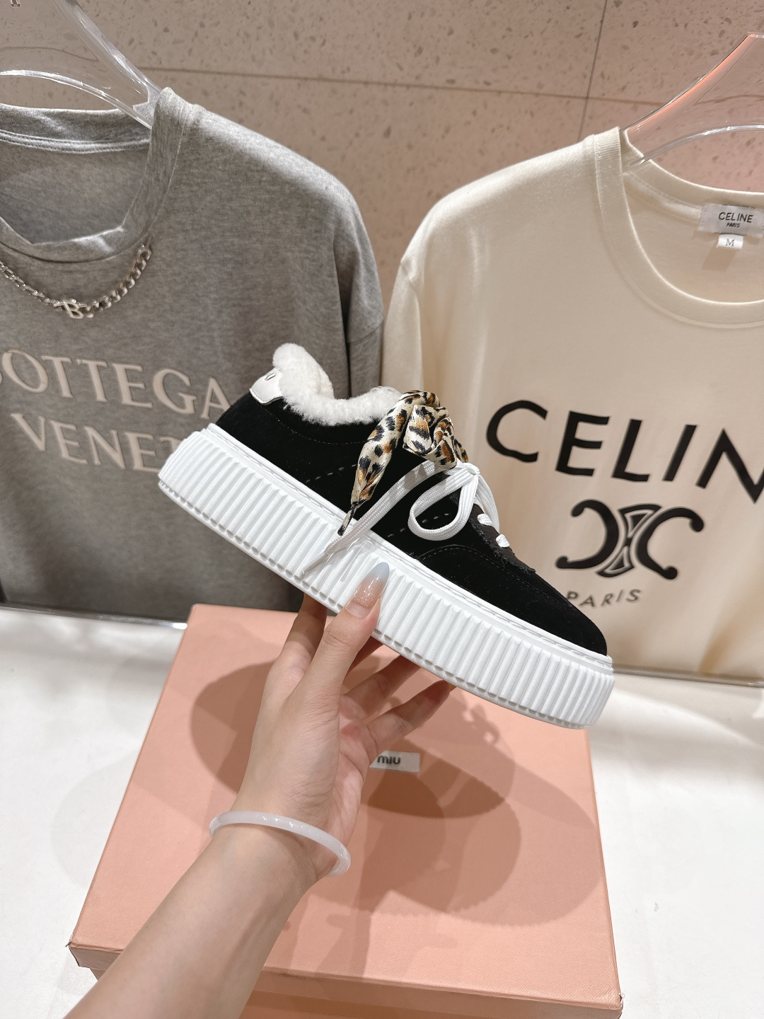 高版本出厂 毛里 MiuMiu/缪缪F032 2025ss秋冬新款系带厚底羊毛小白鞋运动休闲鞋毛毛鞋这款