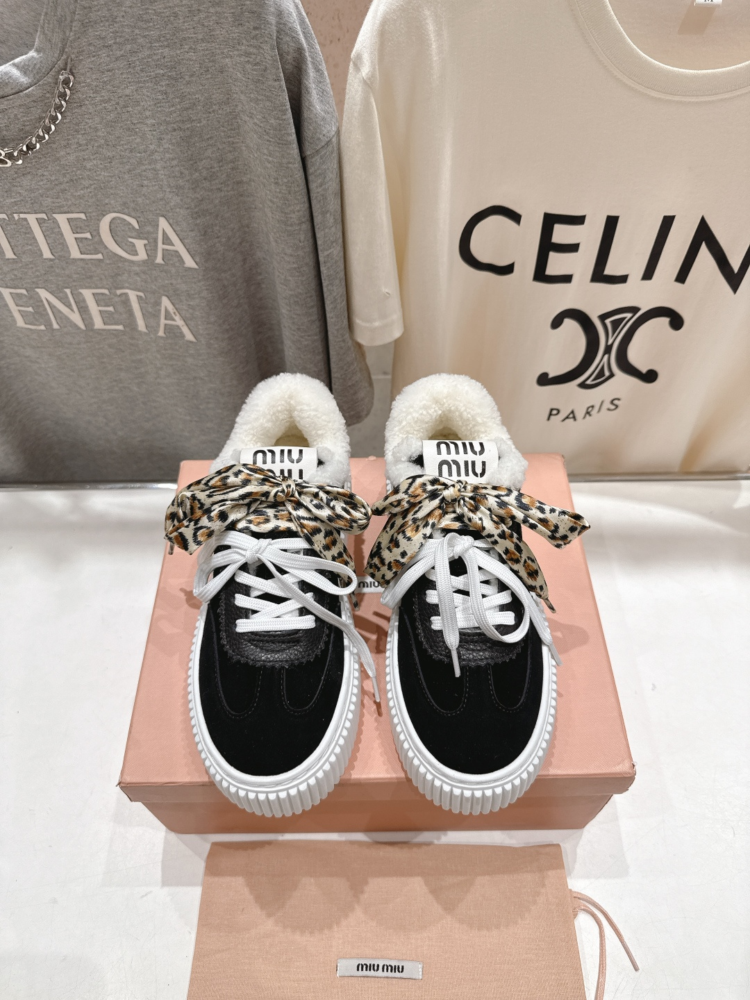高版本出厂 毛里 MiuMiu/缪缪F032 2025ss秋冬新款系带厚底羊毛小白鞋运动休闲鞋毛毛鞋这款