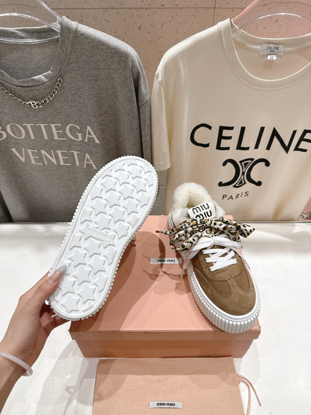 高版本出厂 毛里 MiuMiu/缪缪F032 2025ss秋冬新款系带厚底羊毛小白鞋运动休闲鞋毛毛鞋这款