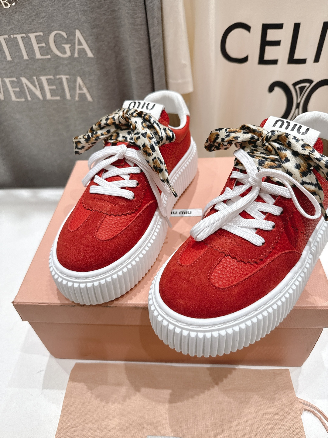 高版本出厂 MiuMiu/缪缪F032 2025ss新款系带厚底小白鞋运动休闲鞋 这款系带运动休闲鞋～日