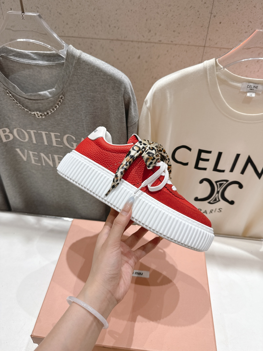 高版本出厂 MiuMiu/缪缪F032 2025ss新款系带厚底小白鞋运动休闲鞋 这款系带运动休闲鞋～日