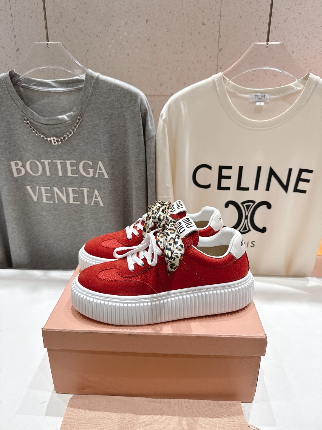 高版本出厂 MiuMiu/缪缪F032 2025ss新款系带厚底小白鞋运动休闲鞋 这款系带运动休闲鞋～日