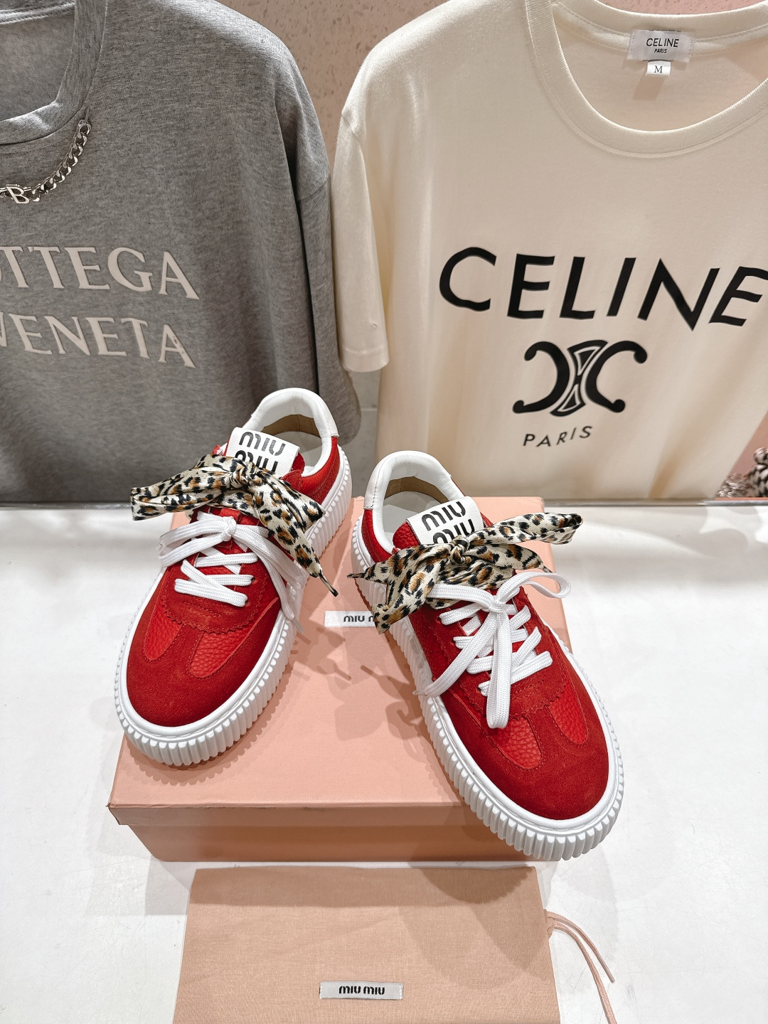 高版本出厂 MiuMiu/缪缪F032 2025ss新款系带厚底小白鞋运动休闲鞋 这款系带运动休闲鞋～日