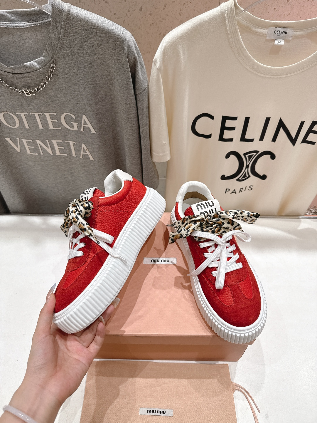 高版本出厂 MiuMiu/缪缪F032 2025ss新款系带厚底小白鞋运动休闲鞋 这款系带运动休闲鞋～日