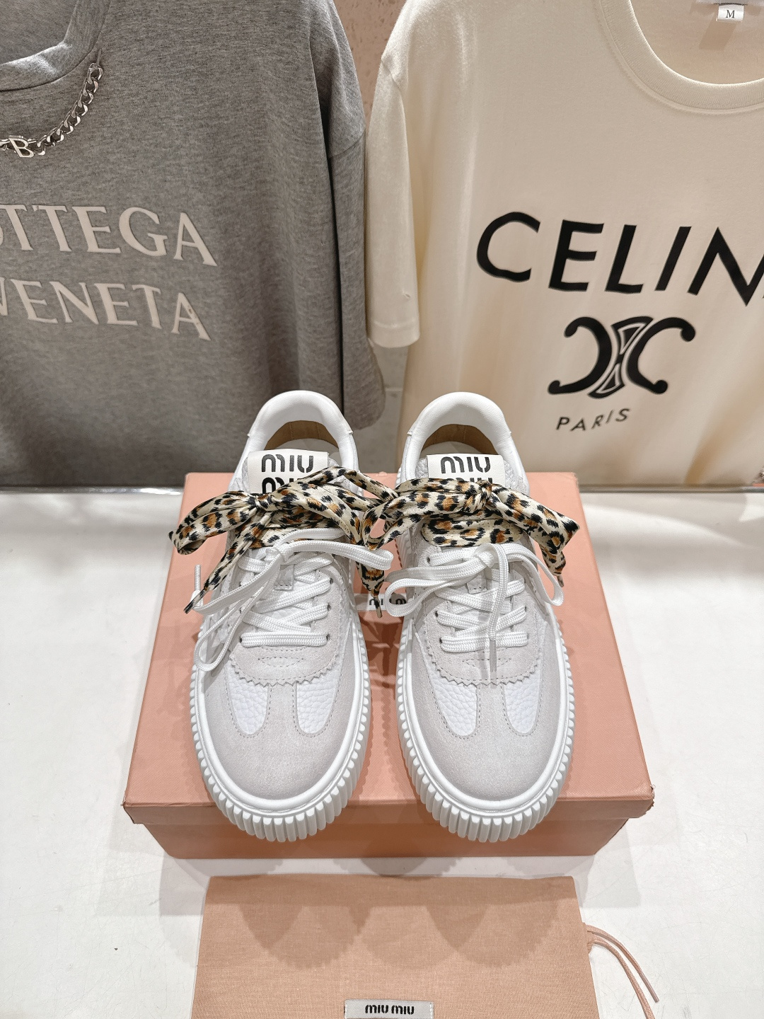 高版本出厂 MiuMiu/缪缪F032 2025ss新款系带厚底小白鞋运动休闲鞋 这款系带运动休闲鞋～日