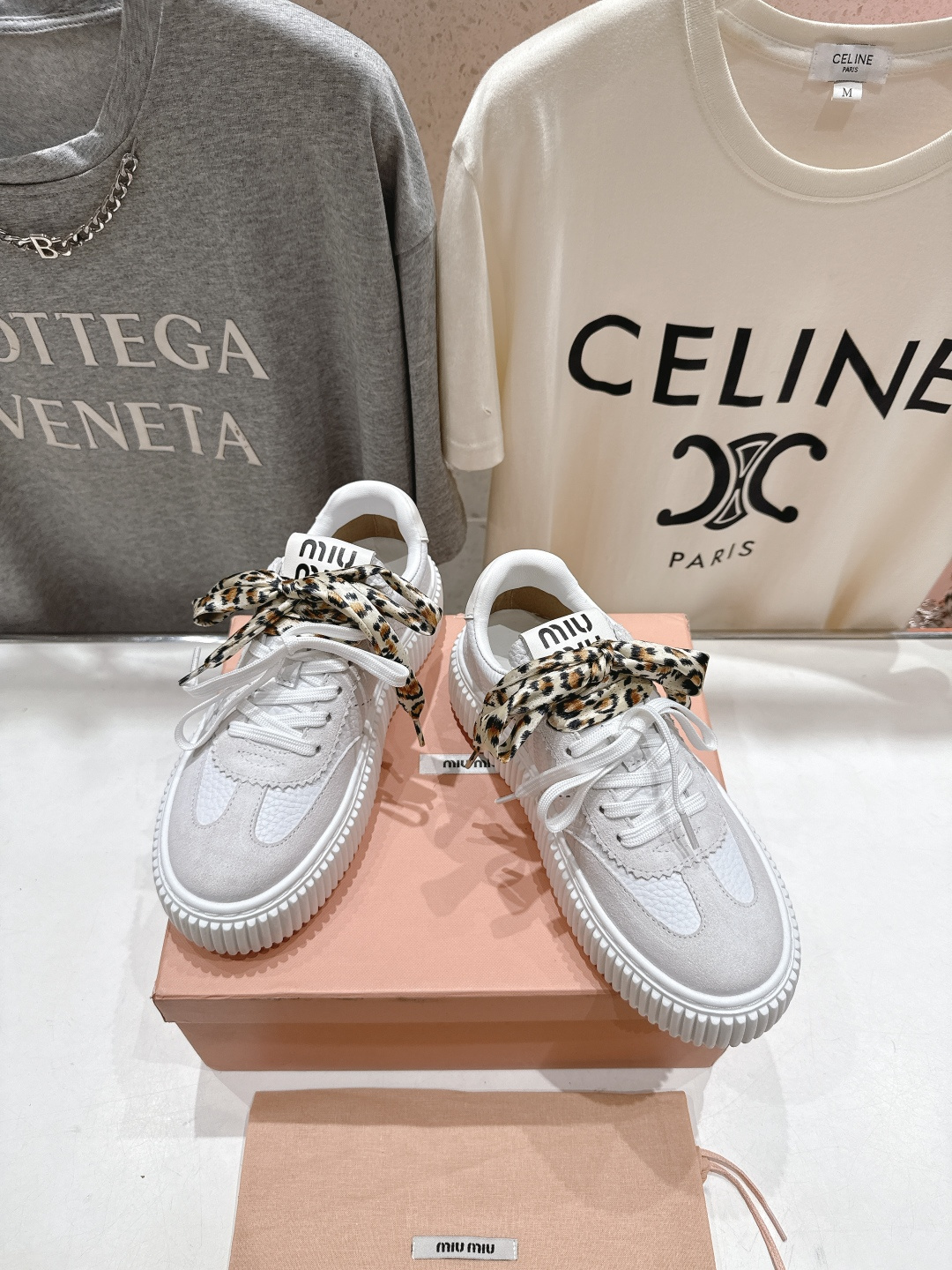 高版本出厂 MiuMiu/缪缪F032 2025ss新款系带厚底小白鞋运动休闲鞋 这款系带运动休闲鞋～日