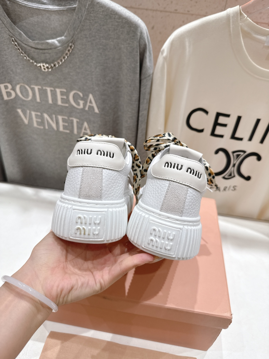 高版本出厂 MiuMiu/缪缪F032 2025ss新款系带厚底小白鞋运动休闲鞋 这款系带运动休闲鞋～日