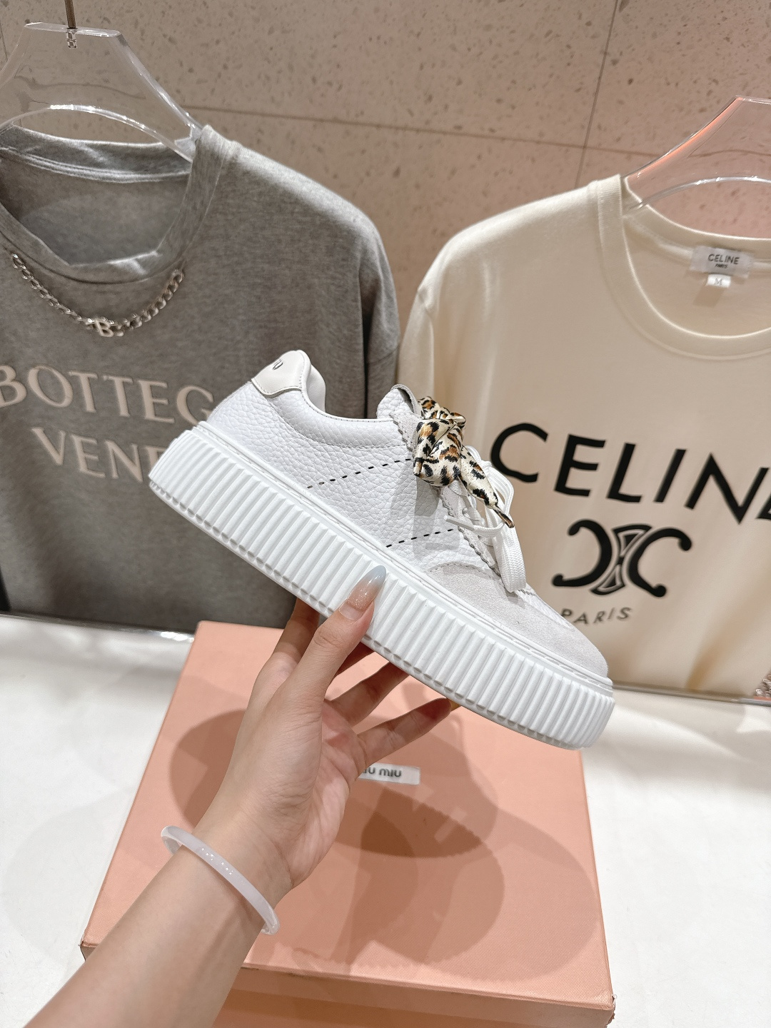 高版本出厂 MiuMiu/缪缪F032 2025ss新款系带厚底小白鞋运动休闲鞋 这款系带运动休闲鞋～日