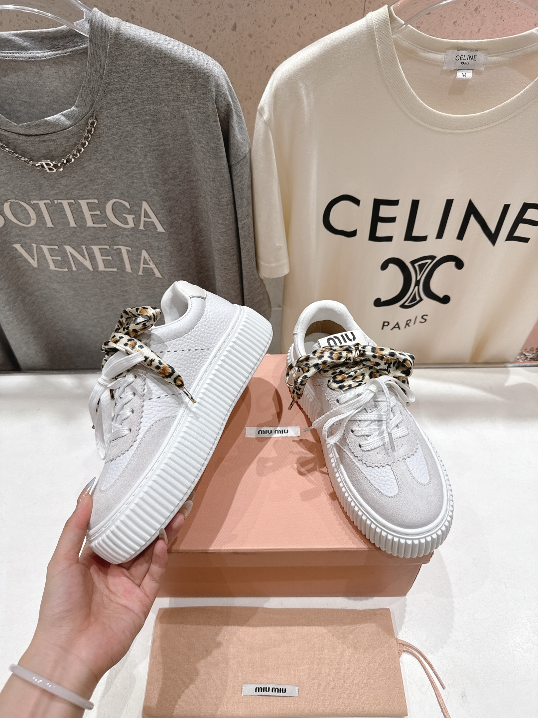 高版本出厂 MiuMiu/缪缪F032 2025ss新款系带厚底小白鞋运动休闲鞋 这款系带运动休闲鞋～日