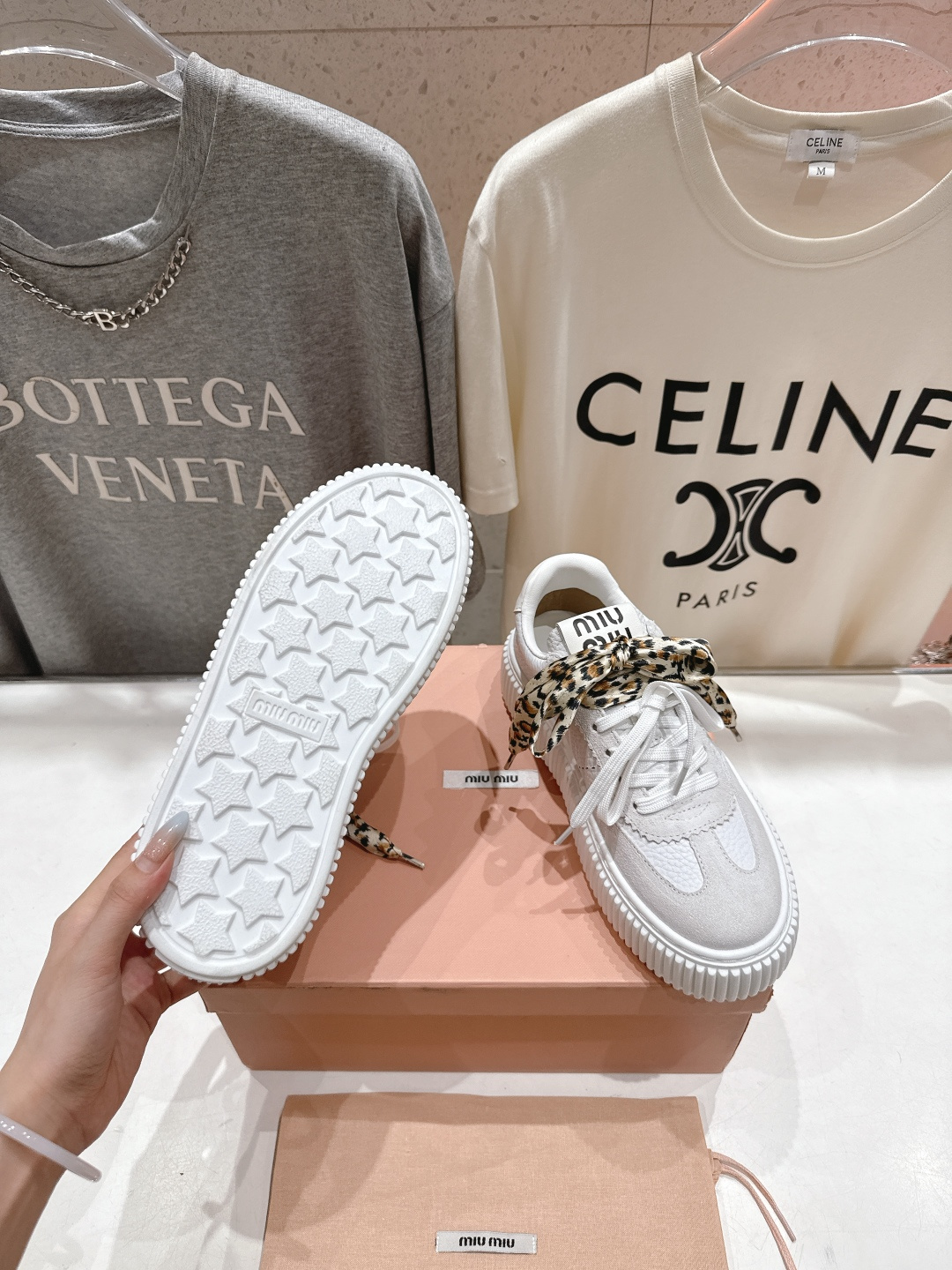 高版本出厂 MiuMiu/缪缪F032 2025ss新款系带厚底小白鞋运动休闲鞋 这款系带运动休闲鞋～日