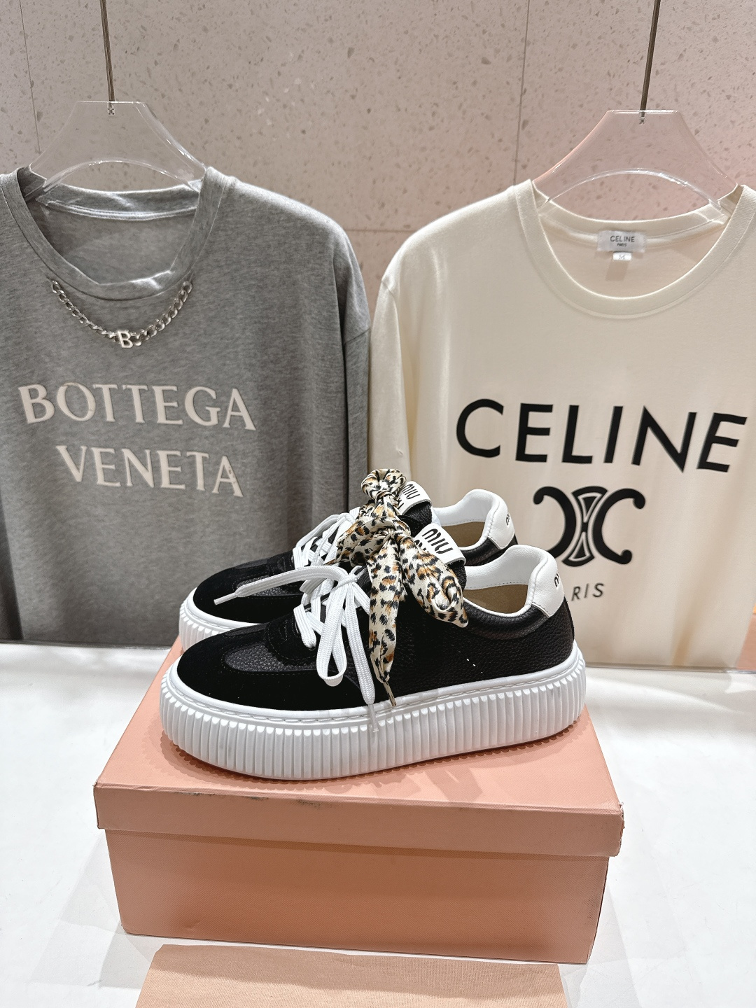 高版本出厂 MiuMiu/缪缪F032 2025ss新款系带厚底小白鞋运动休闲鞋 这款系带运动休闲鞋～日