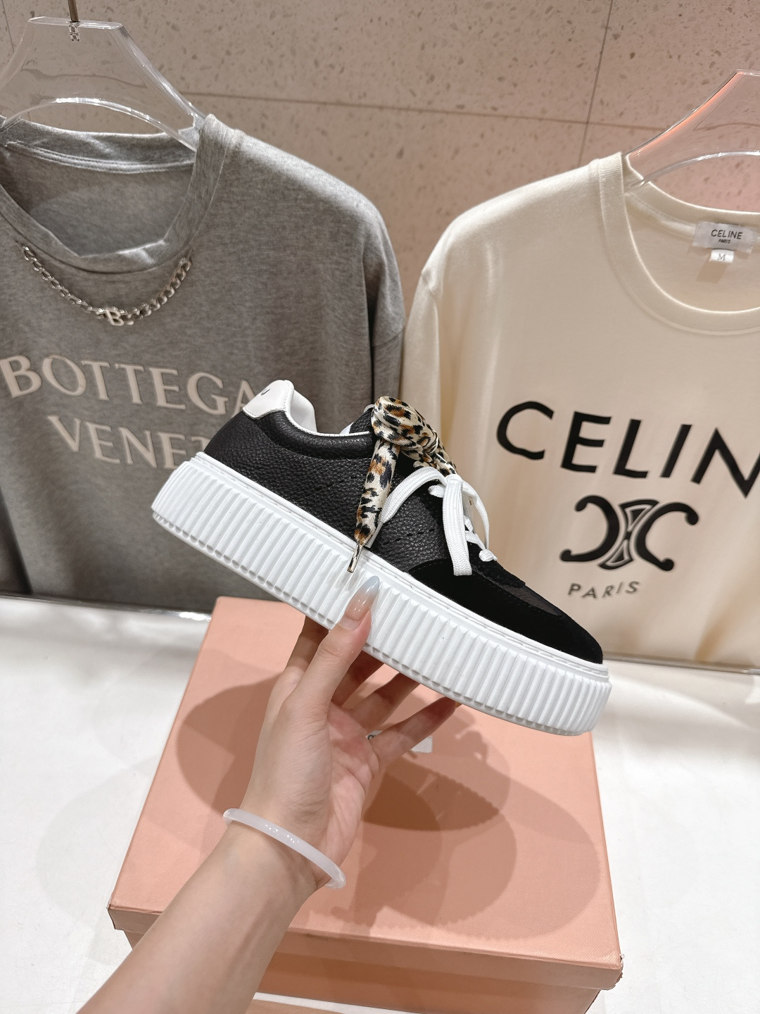 高版本出厂 MiuMiu/缪缪F032 2025ss新款系带厚底小白鞋运动休闲鞋 这款系带运动休闲鞋～日