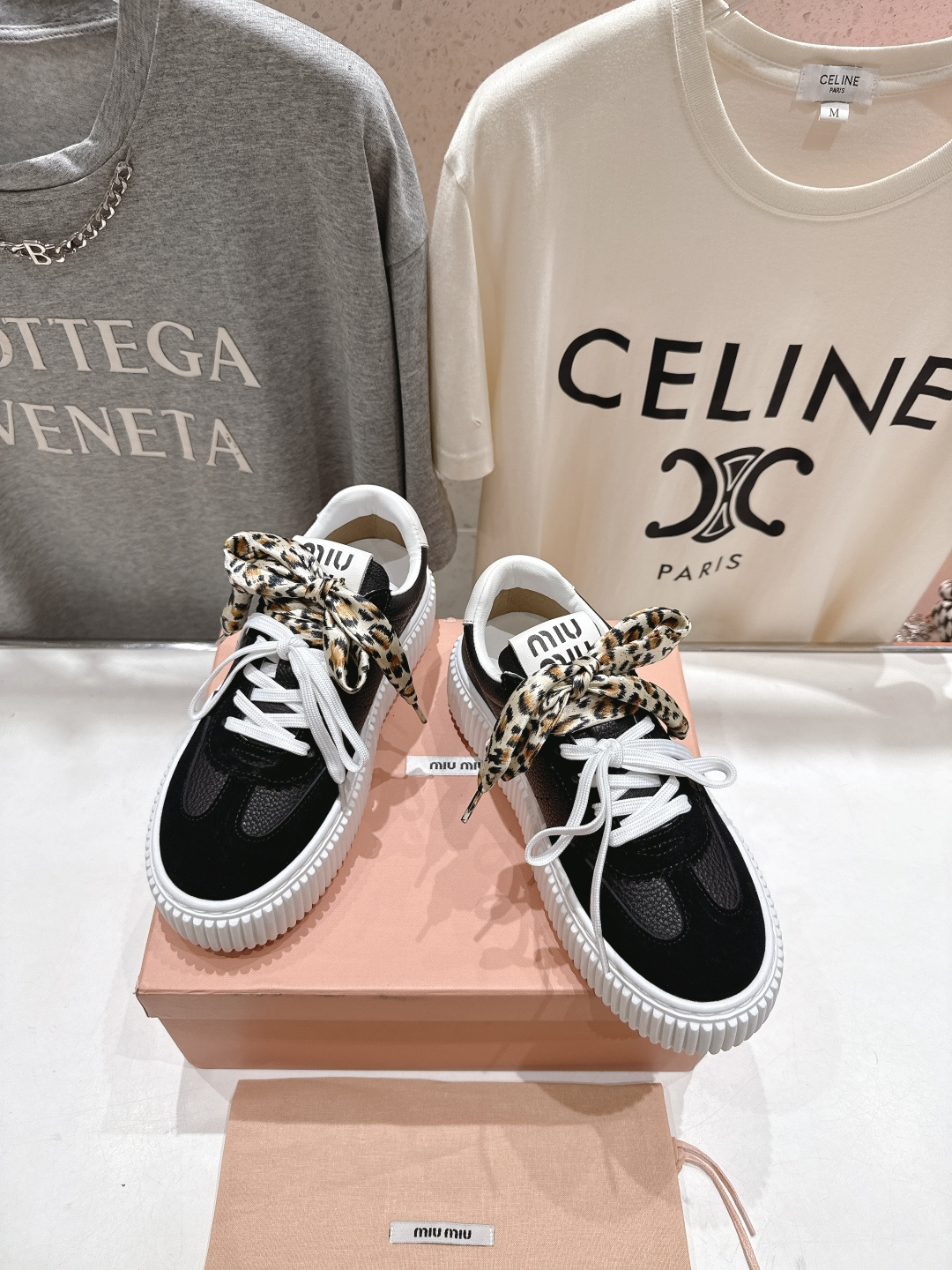 高版本出厂 MiuMiu/缪缪F032 2025ss新款系带厚底小白鞋运动休闲鞋 这款系带运动休闲鞋～日