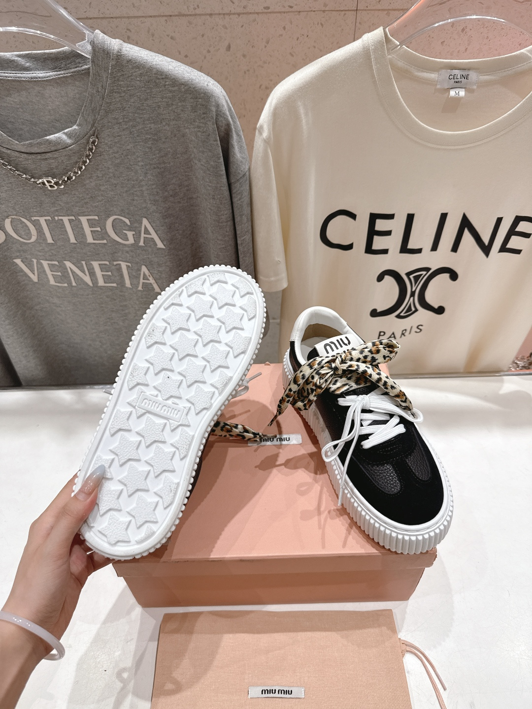 高版本出厂 MiuMiu/缪缪F032 2025ss新款系带厚底小白鞋运动休闲鞋 这款系带运动休闲鞋～日