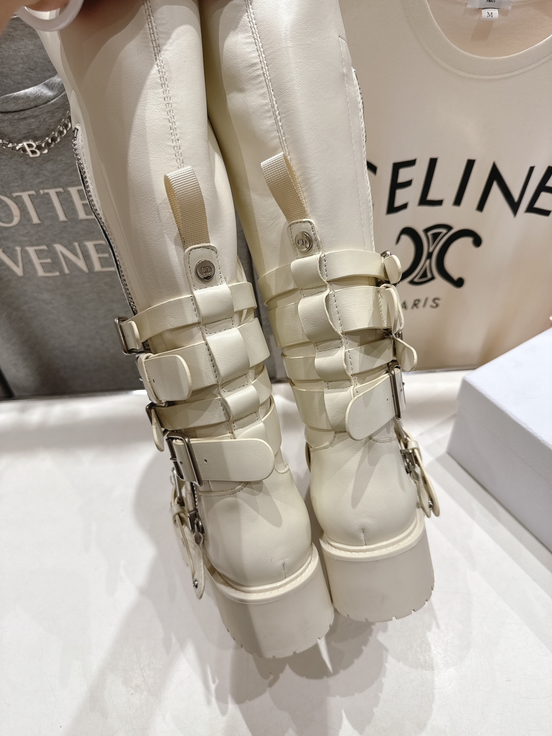 高版本出厂 Dior/迪奥D家F019 2025ss秋冬新品布洛克长靴，经久不衰的马丁靴造型，彰显经典设