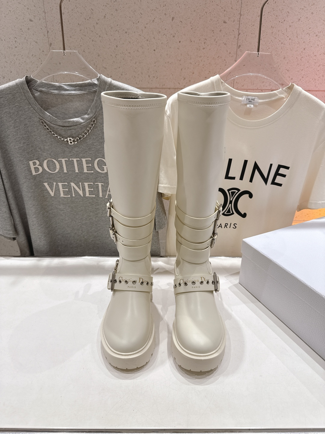 高版本出厂 Dior/迪奥D家F019 2025ss秋冬新品布洛克长靴，经久不衰的马丁靴造型，彰显经典设