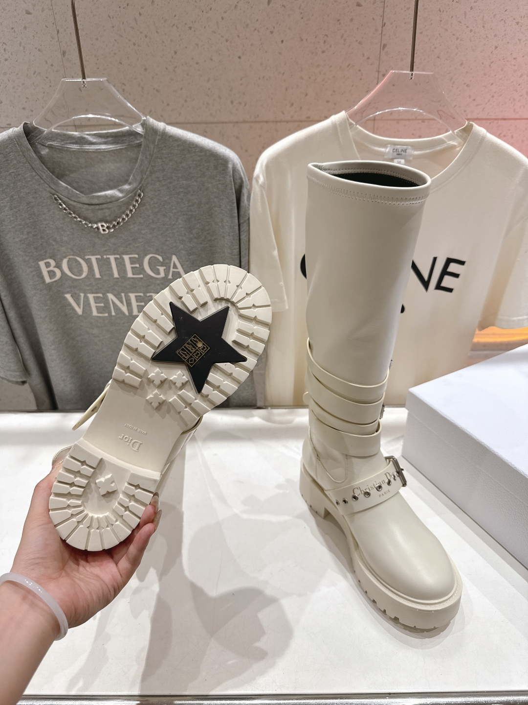 高版本出厂 Dior/迪奥D家F019 2025ss秋冬新品布洛克长靴，经久不衰的马丁靴造型，彰显经典设