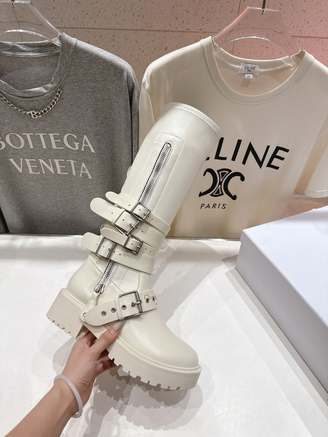 高版本出厂 Dior/迪奥D家F019 2025ss秋冬新品布洛克长靴，经久不衰的马丁靴造型，彰显经典设