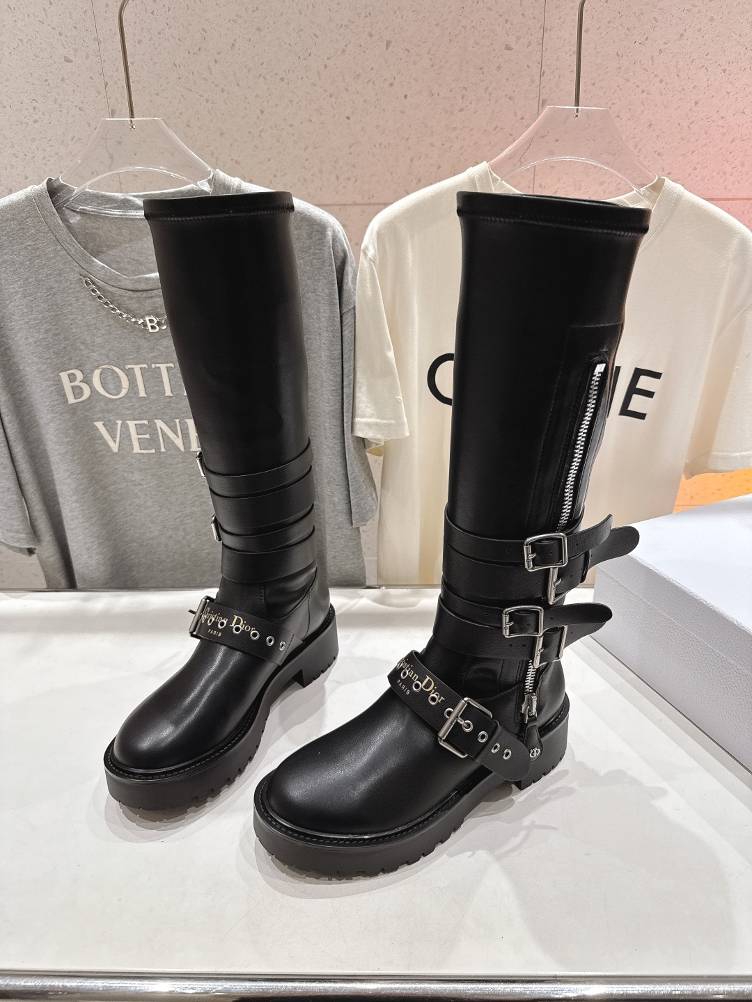 高版本出厂 Dior/迪奥D家F019 2025ss秋冬新品布洛克长靴，经久不衰的马丁靴造型，彰显经典设