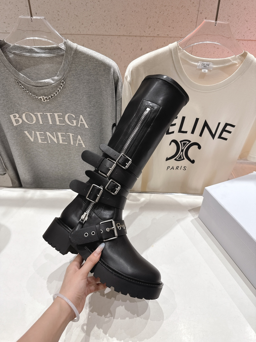 高版本出厂 Dior/迪奥D家F019 2025ss秋冬新品布洛克长靴，经久不衰的马丁靴造型，彰显经典设