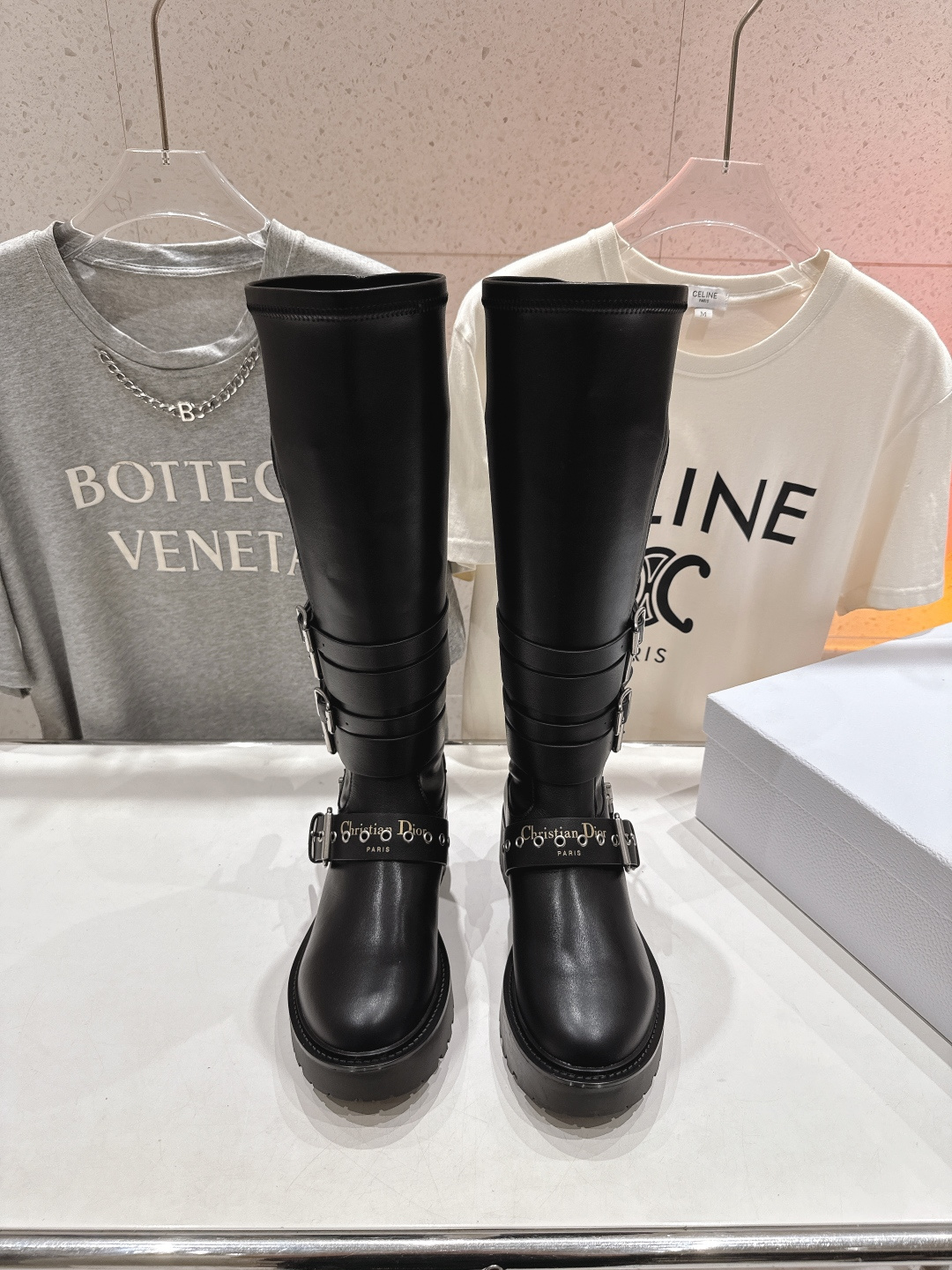 高版本出厂 Dior/迪奥D家F019 2025ss秋冬新品布洛克长靴，经久不衰的马丁靴造型，彰显经典设